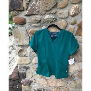 Urbane Women's Scrub Top NWT